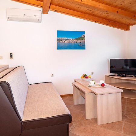 Apartments Kricin II Башка Екстер'єр фото