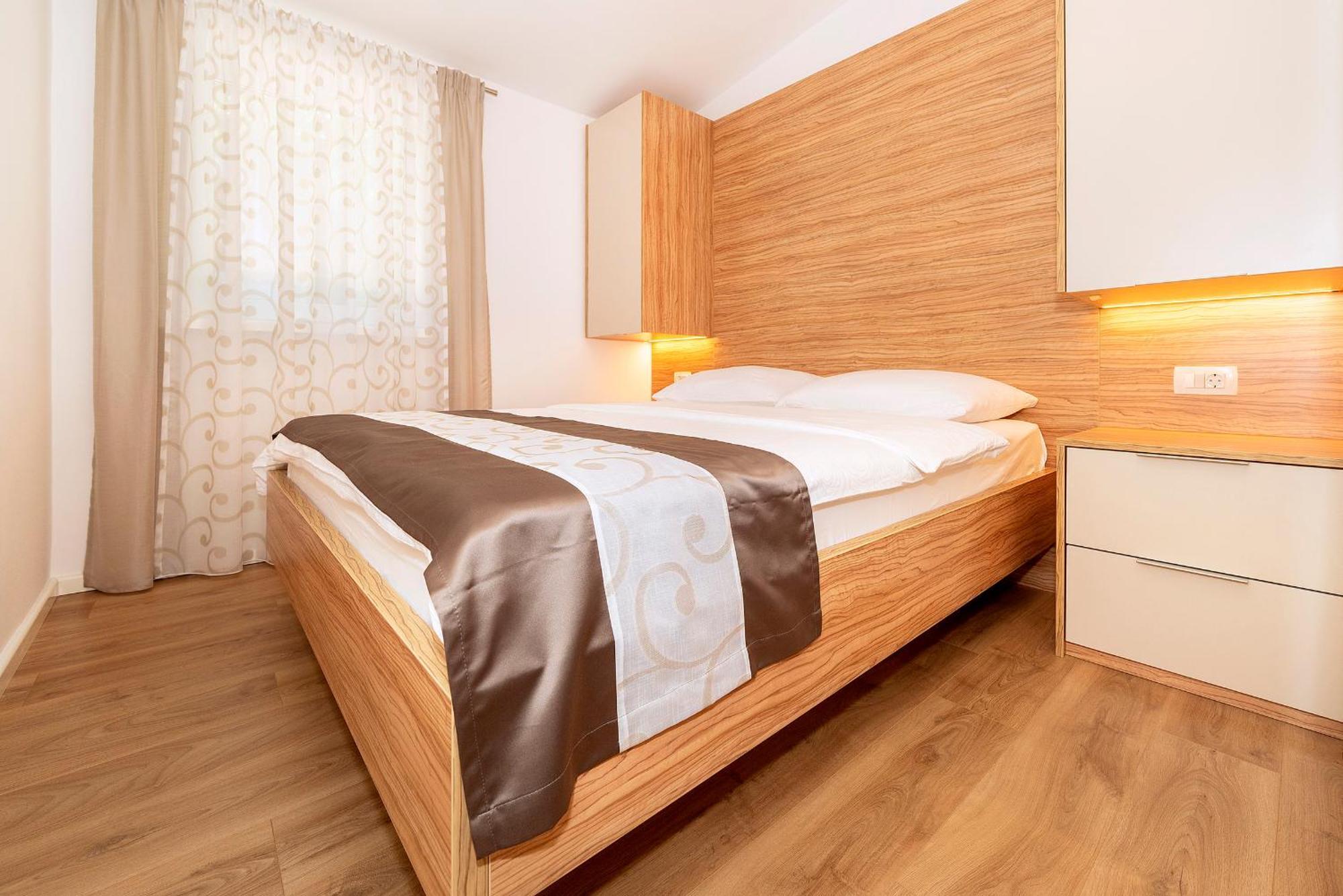 Apartments Kricin II Башка Екстер'єр фото